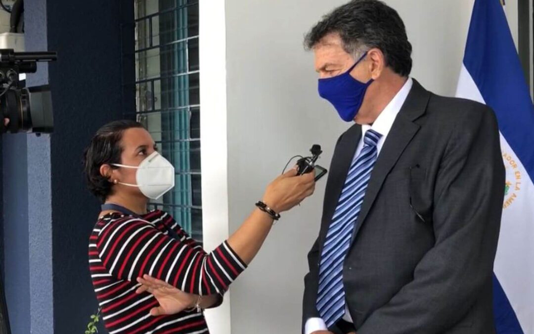 Donación Galones De Desinfectante Para Hospital En El Cual Participó Nuestro Director General – Actividad En Hospital Regional De Honduras